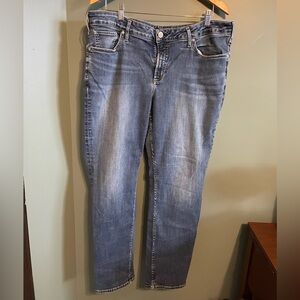 Silver Jeans Women's boyfriend Jeans in Faded Blue